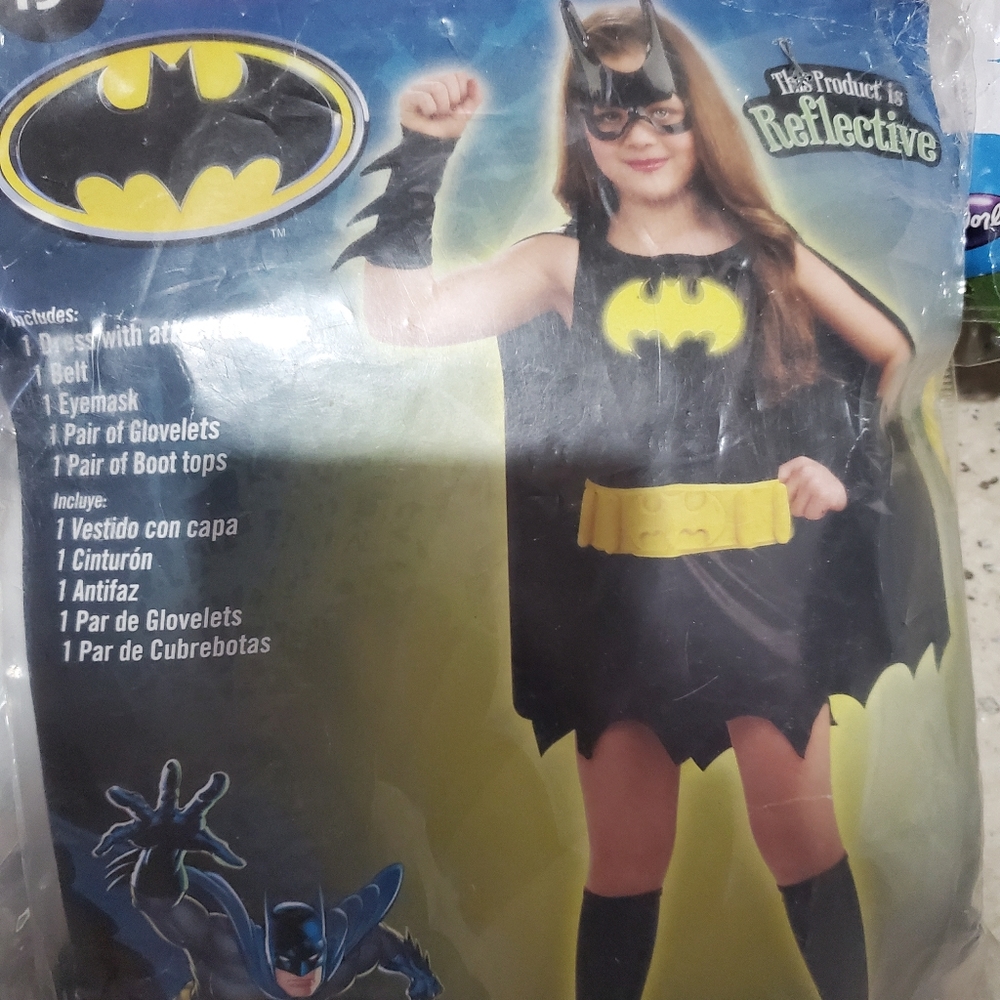 Costumes - Picture 8 of 12